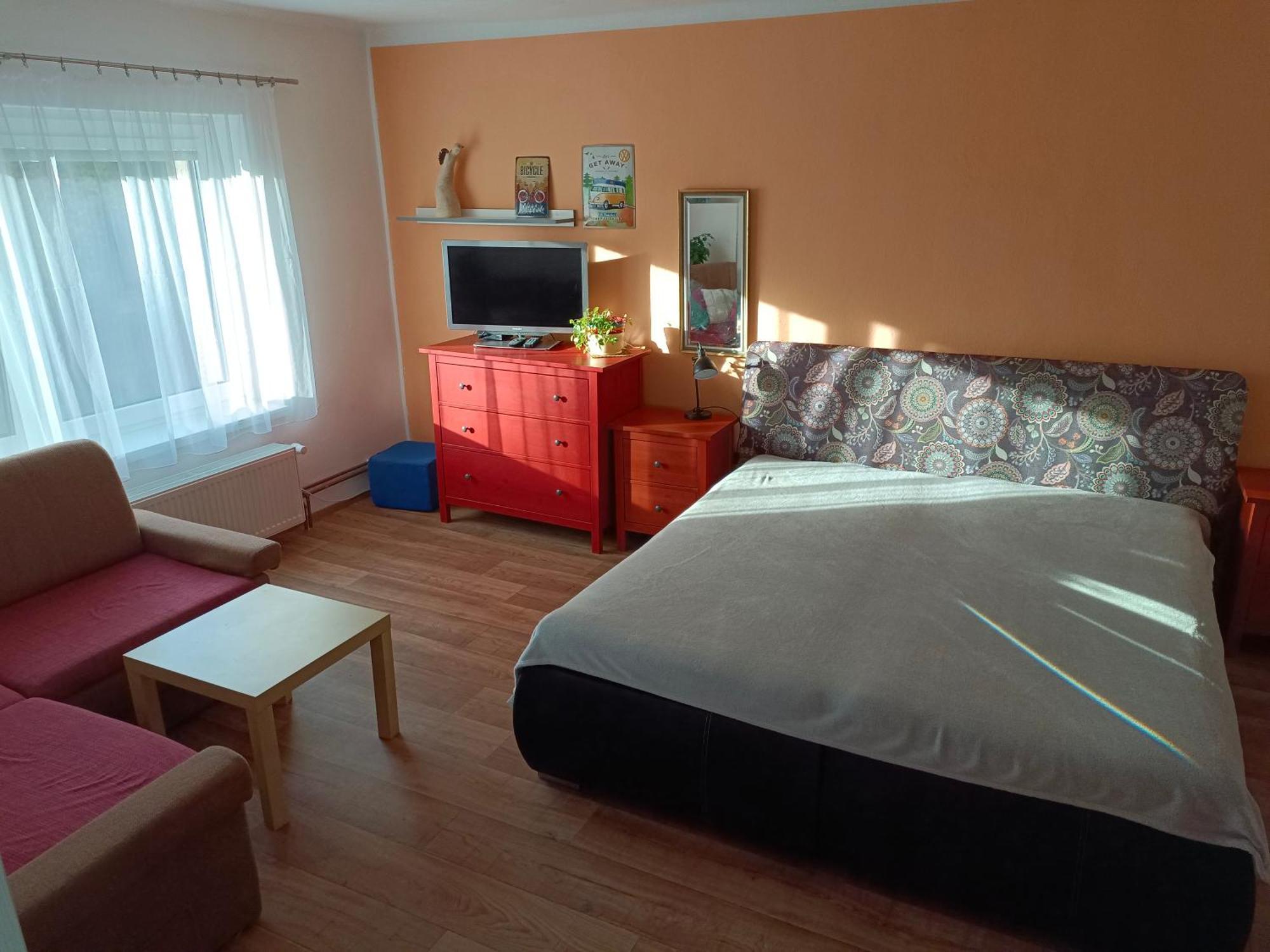 Apartman Za Lesem แชร์เวนี กอสตาเลตส์ ภายนอก รูปภาพ